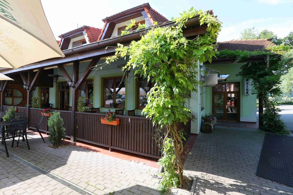 Sindlovska Krcma Hotel Ceske Budejovice Exterior photo
