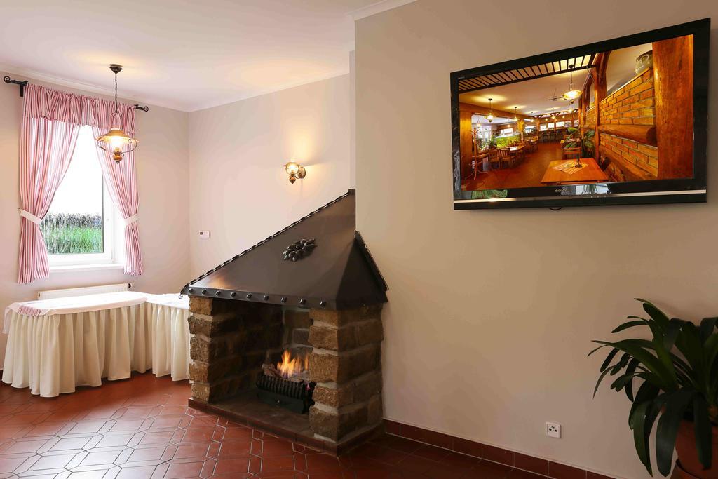 Sindlovska Krcma Hotel Ceske Budejovice Exterior photo